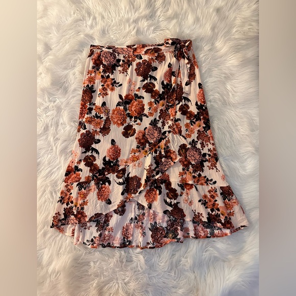 Knox Rose Dresses & Skirts - Knox Rose cream and fall color floral design wrap skirt size: XL